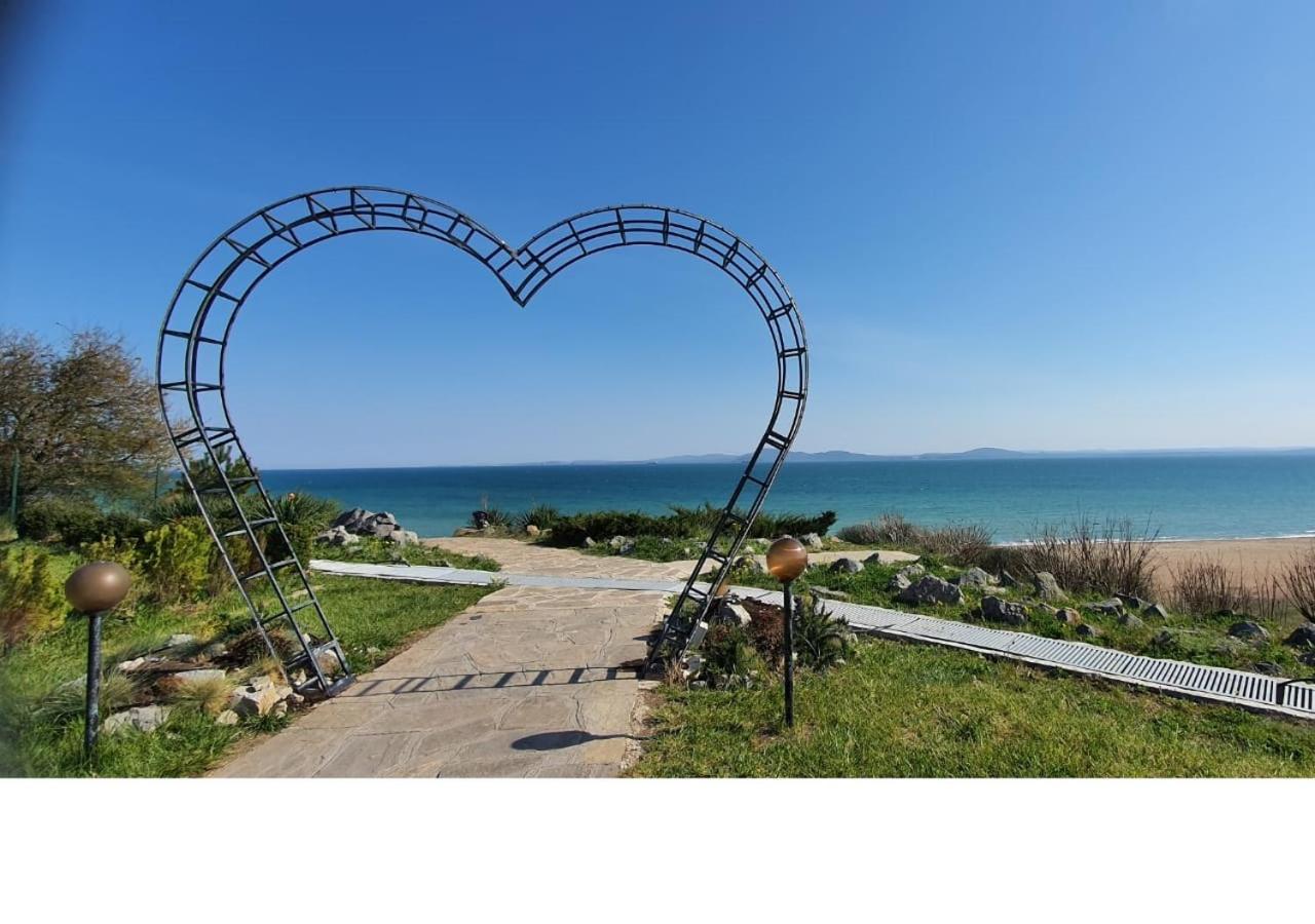 K&K Beach Luxury Burgasz Kültér fotó